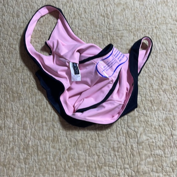 ONZIE Ribbed Hi-Thigh🌸 NWOTs Black Outside Pink Inside SUPER CUTE Size S/M - Picture 6 of 10